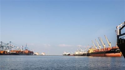 تداول 23 سفينة بضائع متنوعة بميناء دمياط 