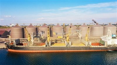 خبير اقتصادي: ضخ سيولة نقدية للمصدرين تزيد قدرة المنتج المصري التنافسية