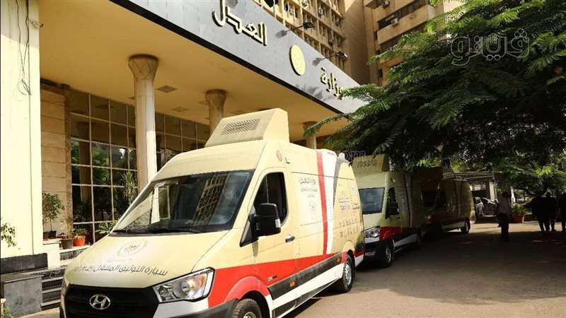 سيارات متنقلة لتقديم