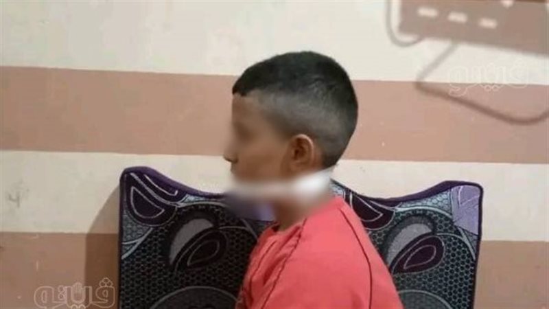 ولي أمر تلميذ بمدرسة