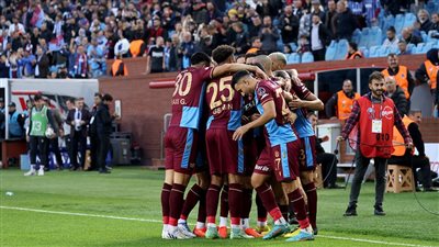 تريزيجيه يقود طرابزون في مواجهة فرينكفاروزي بالدوري الأوروبي 