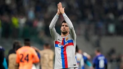 فضيحة شاكيرا أبرزها.. 6 أسباب دفعت جيرارد بيكيه للاعتزال المفاجئ