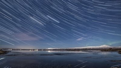 ذروتها الليلة.. شهب الثوريات تزين السماء