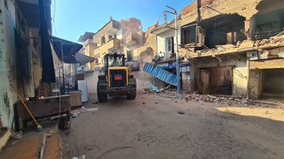 الصور الأولى لانهيار عقار في نبروه بالدقهلية 