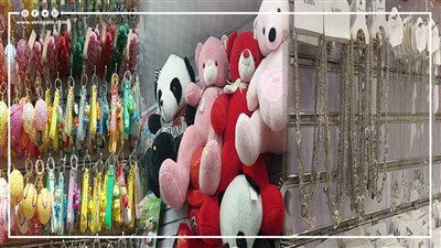 من 10 لـ 750 جنيها.. أسعار هدايا عيد الحب المصري | فيديو وصور 