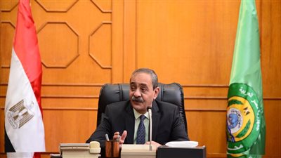 محافظ الإسماعيلية: قانون المحال العامة الجديد يقضي على البيروقراطية