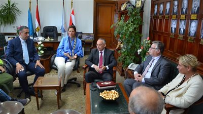 رئيس جامعة الإسكندرية يشهد ندوة تثقيفية بالتعاون مع تنسيقية شباب الأحزاب والسياسيين