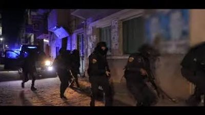 ضبط تشكيلين عصابيين و49 من ممارسي أعمال البلطجة وهاربين من المراقبة 