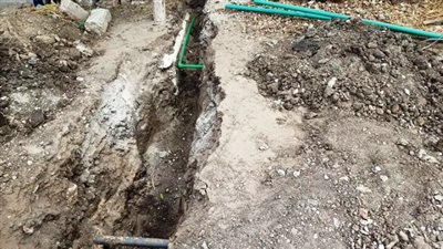 انقطاع المياه عن مركز ومدينة الصف بسبب كسر في خط المياه الرئيسي