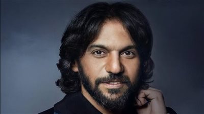 بهاء سلطان: مراتي بتغني ورأيها في الأغاني دايما بيطلع صح | فيديو