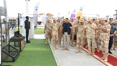 وزير الدفاع يتفقد أعمال التطوير لأحد المستودعات الرئيسية لإدارة المهندسين العسكريين 