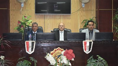 طلاب من أجل مصر بهندسة سوهاج ينظمون ندوة عن التغيرات المناخية | صور