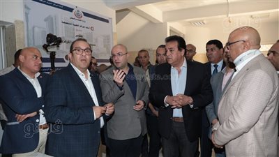 وزير الصحة ومحافظ بني سويف يتفقدان مستشفى شرق النيل 