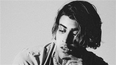 زين مالك لمتابعيه على تويتر: هل أصبحت لديكم رغبة في العودة إلى فيس بوك؟