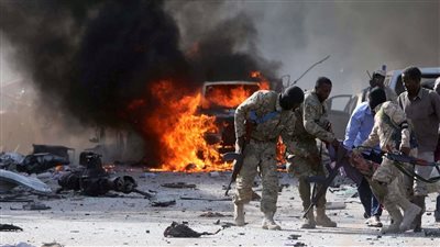 5 قتلى و11 جريحًا في هجوم انتحاري استهدف قاعدة عسكرية بمقديشو