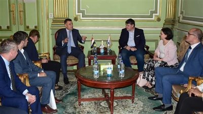 وفد تشيكي يزور جامعة عين شمس لبحث التعاون مع الألسن والآثار