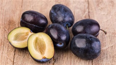 تفسير حلم البرقوق في المنام وعلاقته بالتخلص من المشاكل والخير والبركة