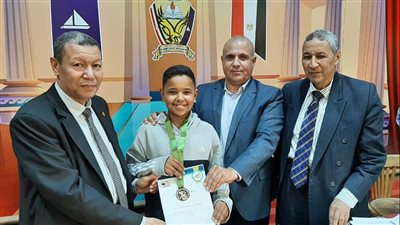 وكيل التعليم بدمياط يسلم شهادات الفائزين في مسابقتي كانجارو للرياضيات وهيبو للغة الإنجليزية