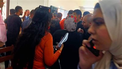 وصول أسرة سلمى بهجت إلى جنايات الزقازيق لحضور جلسة النطق بالحكم على قاتل نجلتهم