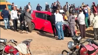 مصرع وإصابة شخصين بدمياط في حادث انقلاب سيارة ملاكي | صور