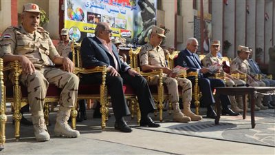 محافظ الجيزة ورئيس أركان قوات الدفاع الشعبي والعسكري يتفقدان مدرسة إمبابة الصناعية للتأسيس العسكري | صور