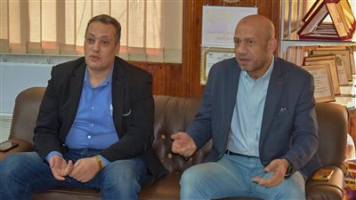 وكيل صحة الشرقية يجتمع بمديري الإدارات الفنية ومكافحة العدوى 