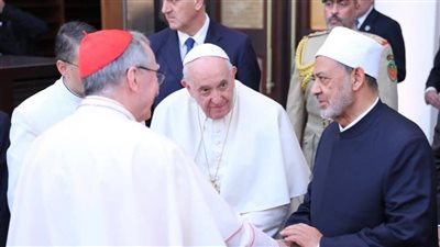 وزير خارجية الفاتيكان يرافق شيخ الأزهر في رحلة العودة إلى القاهرة