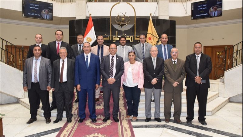نقيب المحامين وقيادات