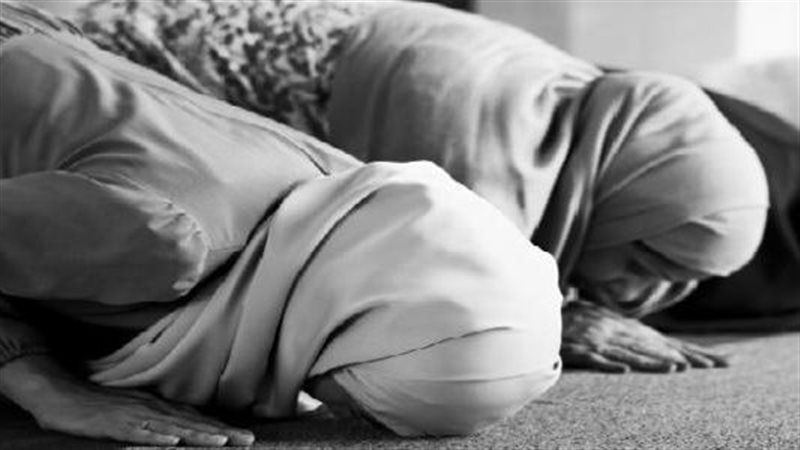 إمامة المرأة للنساء
