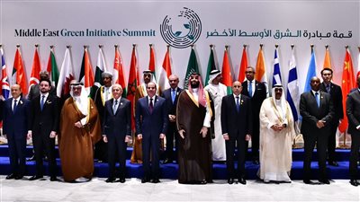 السيسي: استطعنا القيام بخطوات واسعة في إطار التحول نحو الطاقة المتجددة سواء الشمسية أو الرياح أو الهيدروجين.. ونقوم في الوقت الراهن بتدشين مشروعات طموحة في مجال النقل النظيف