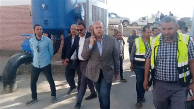 نائب محافظ الجيزة يتابع مشروعات الصرف الصحي بمركز العياط 