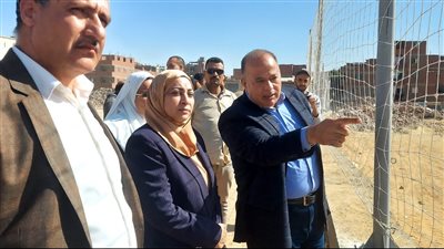 نائب محافظ القاهرة: تطوير شارع ٩ وتوفير ممشى وسوق حضاري خدمة لأهالي دار السلام