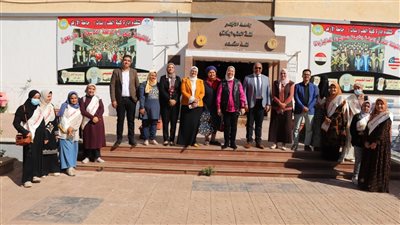نائب رئيس جامعة الأزهر يفتتح معرضًا للملابس بالمجان بكلية طب البنات 