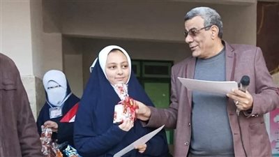 حاصلة على الجائزة الدولية.. تفاصيل تحويل مدرسة لزي طالباتها الرسمي لإسدال في الدقهلية l فيديو 