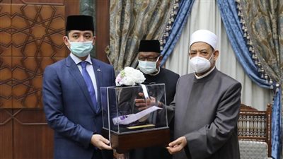 الإمام الأكبر يؤكد لولي عهد ولاية بهانج بماليزيا حرص الأزهر على تقديم الدعم للطلاب الوافدين