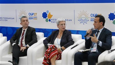 مساعد وزير الإسكان يستعرض التجربة المصرية في تعزيز الاستخدام الأمثل للطاقة بالمباني