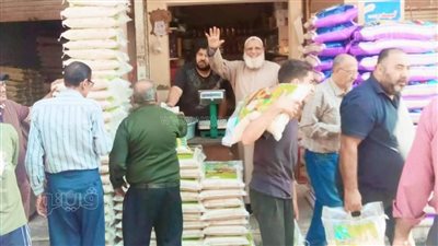 مناخ بورسعيد: الأرز متوافر بكميات في المحلات وبسعر ١٥ جنيها للكيلو..صور 