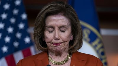 بيلوسي تعلن موقفها من البقاء في الكونجرس بعد الاعتداء على زوجها