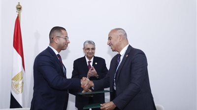 خلال فعاليات مؤتمر المناخ.. توقيع مذكرة تفاهم لاستخدام الطاقة المتجددة