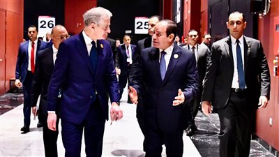 5 صور ترصد مشاركة السيسي في جلسات مبادرة الشرق الأوسط وافتتاح مشروع إنتاج الهيدروجين الأخضر بقناة السويس