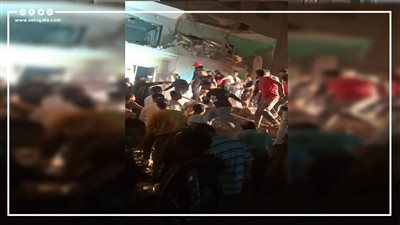 4 صور ترصد مساعدة الشباب لقوات الحماية المدنية في رفع الأنقاض بعقار إمبابة 