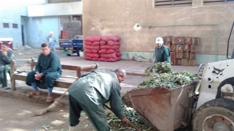 رفع مخلفات بسوق الجملة