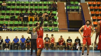 رجال سلة الأهلي يواجه سبورتنج بالدوري 