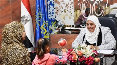 محافظ أسوان يوجه بنقل الطفلة رضوة إلى مستشفى أبو الريش بالقاهرة.. وعدم تحميل أسرتها نفقات مالية |صور 