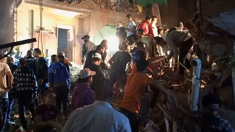 عقار إمبابة المنهار