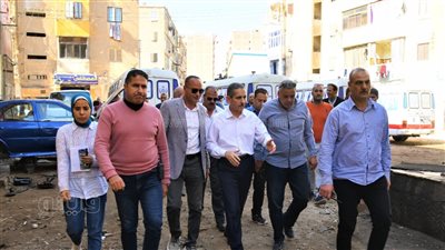 سيرا على الأقدام.. تفاصيل جولة محافظ الغربية بالمحلة اليوم |صور