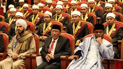 الطلاب الإندونيسيون: سماحة أهل مصر وطيب نفوسهم أدخل الاطمئنان في قلوب آبائنا 