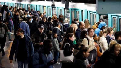فوضى في حركة مترو باريس بسبب إضراب العاملين