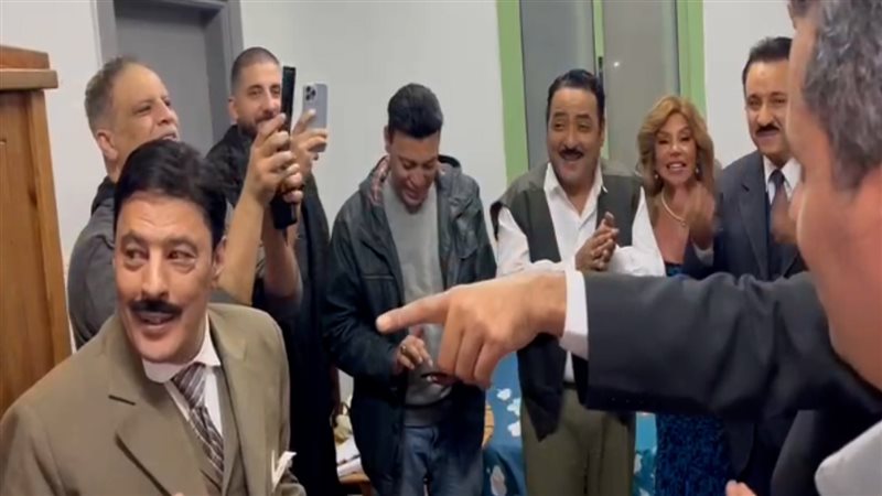 ابطال مسلسل الضاحك