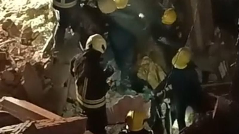 لحظة استخراج جثة